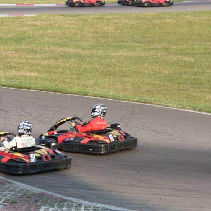 Onze beide karts in beeld
